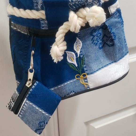 Purse - Picture 2 of 4